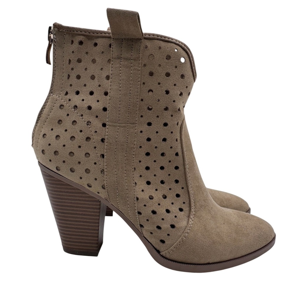 JustFab Women's 8 Taupe Booties Perforated Block Heel Ankle‎ Boots